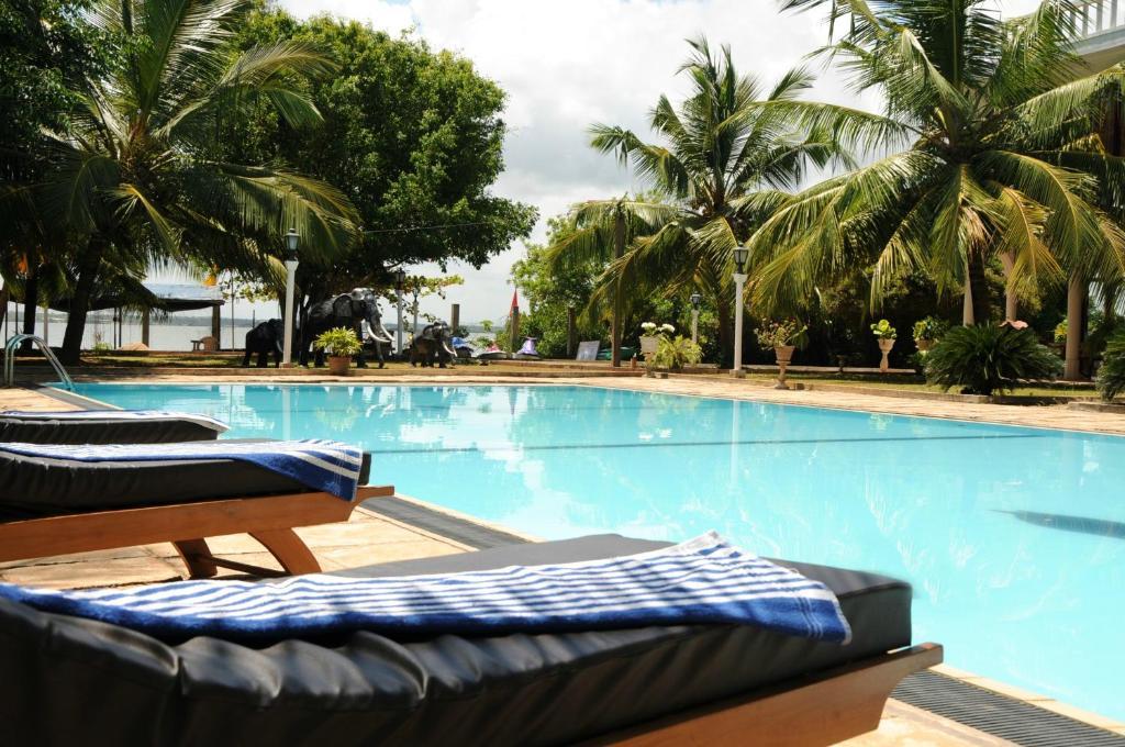 Hotel Lagoon Paradise Negombo Buitenkant foto