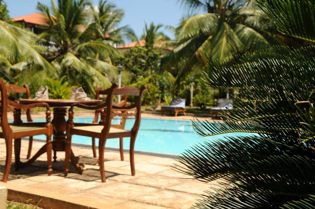 Hotel Lagoon Paradise Negombo Buitenkant foto