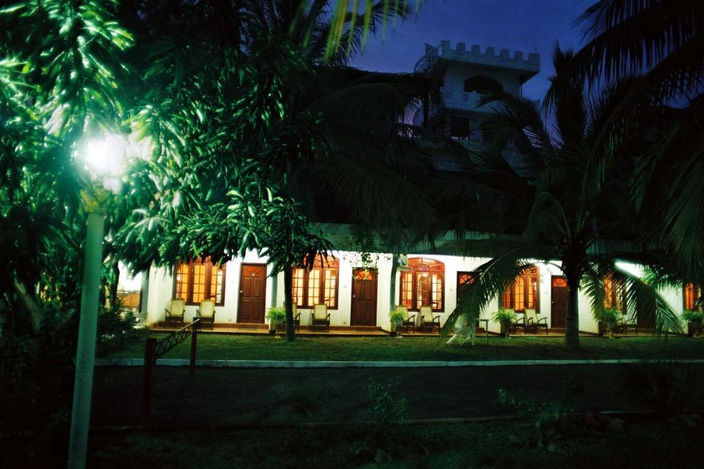 Hotel Lagoon Paradise Negombo Kamer foto