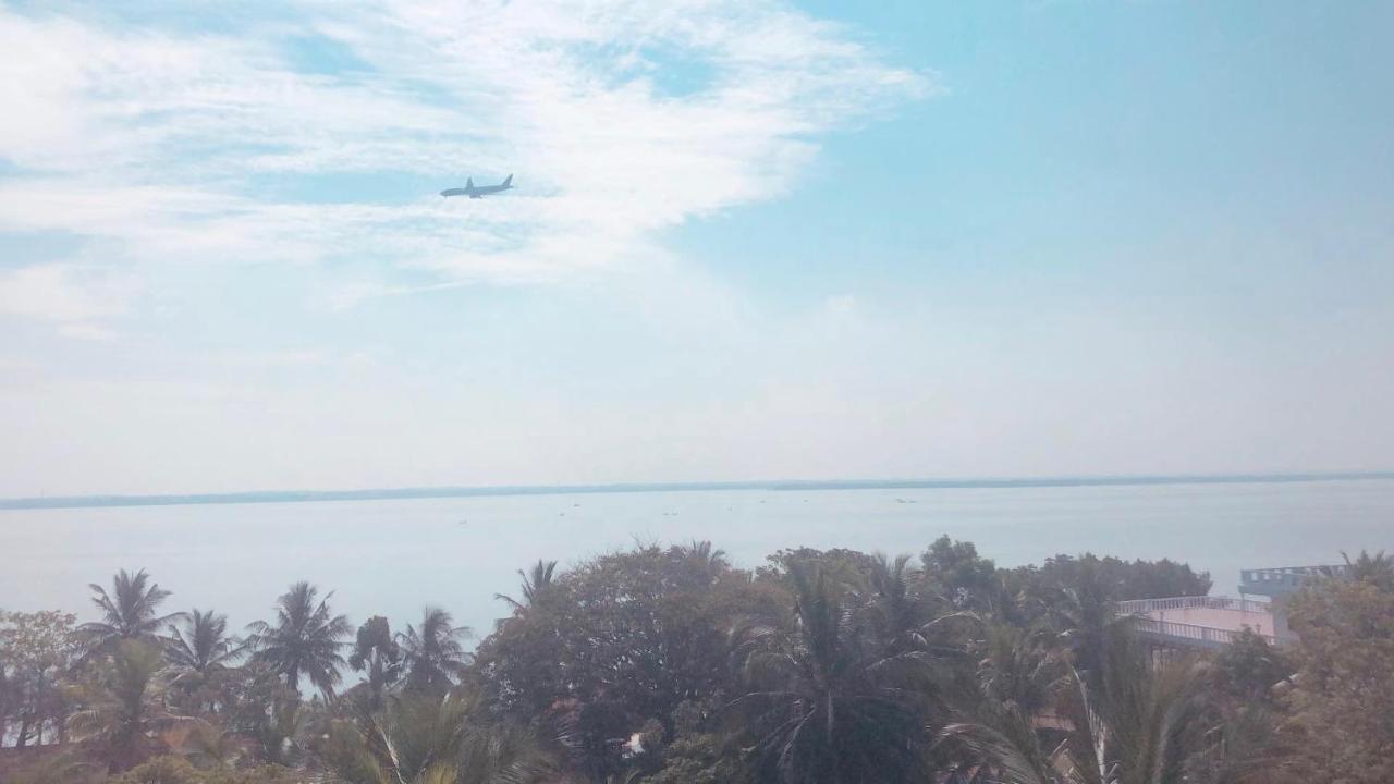 Hotel Lagoon Paradise Negombo Buitenkant foto